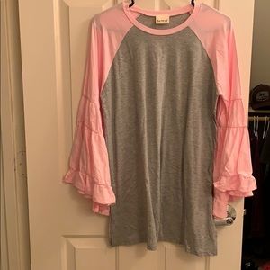 Ruffle sleeve baseball tee